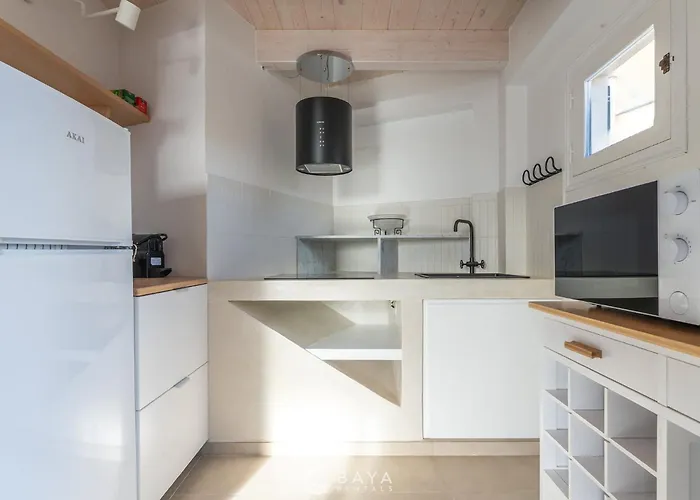 Ca' Rouge - Modern & Bright 3br Boutique Retreat In The Heart Of بيت للعطل *