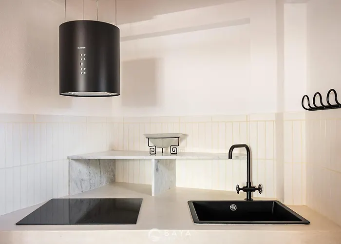 Ca' Rouge - Modern & Bright 3br Boutique Retreat In The Heart Of *