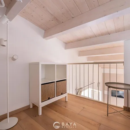 Ca' Rouge - Modern & Bright 3br Boutique Retreat In The Heart Of
