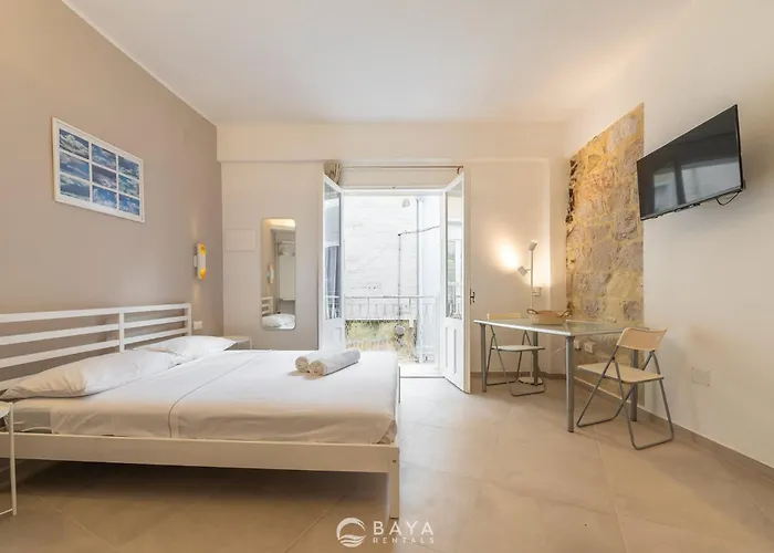 Ca' Rouge - Modern & Bright 3br Boutique Retreat In The Heart Of Carloforte (Isola di San Pietro)