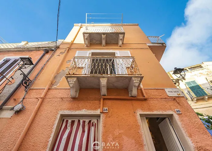 Ca' Rouge - Modern & Bright 3br Boutique Retreat In The Heart Of